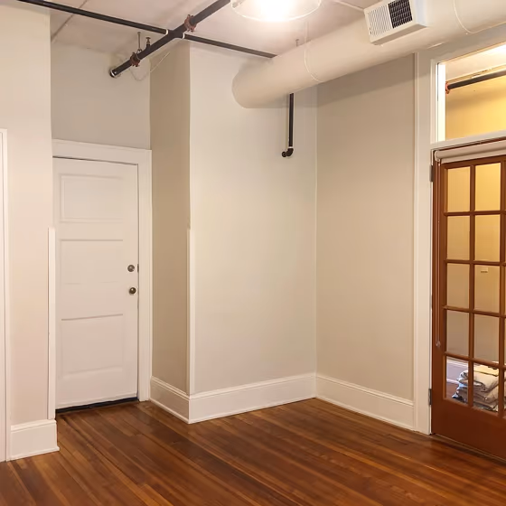 Benjamin Moore OC-9 wall paint