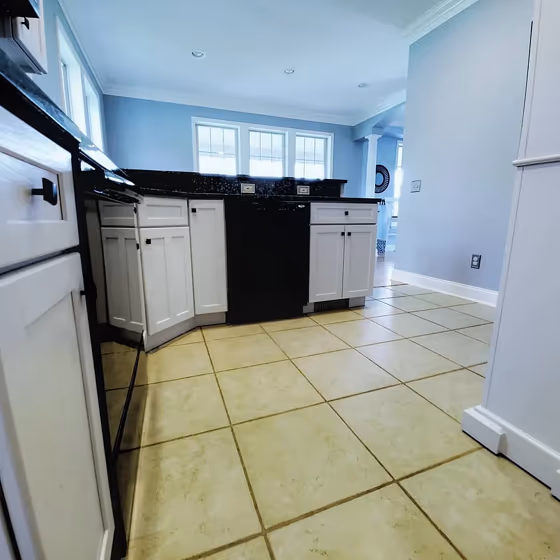 Benjamin Moore Bunny Gray kitchen cabinets color review