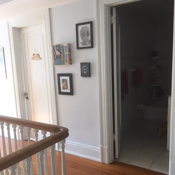 Benjamin Moore Chalk White wall paint color