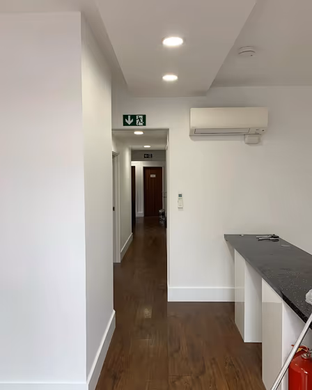 Benjamin Moore Decorator'S White Wall Paint