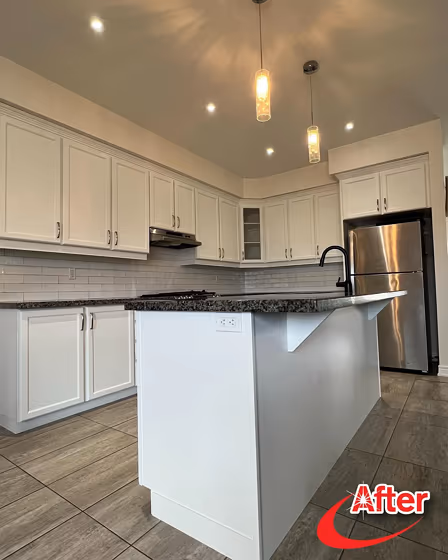 Decorator'S White Kitchen Cabinets