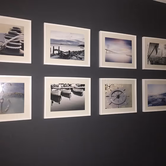 Benjamin Moore Deep Space wall paint