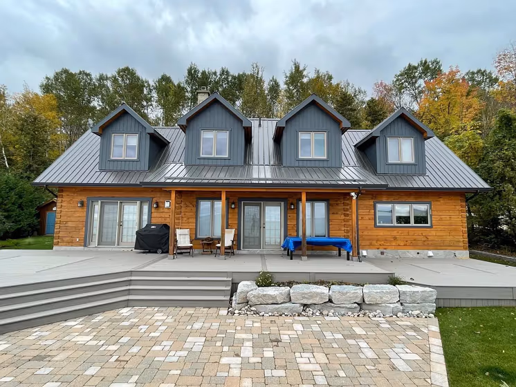 Benjamin Moore Deep Space house exterior paint