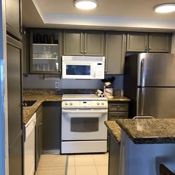 Benjamin Moore Gloucester Sage kitchen cabinets paint review