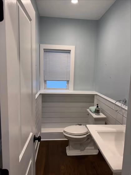 Benjamin Moore Harbor Haze bathroom color