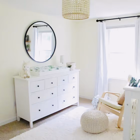 Benjamin Moore Mayonnaise kids' room color