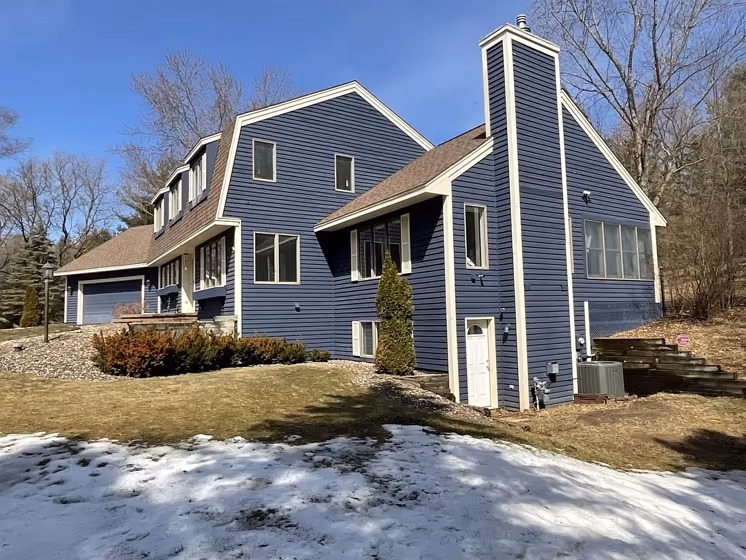 Bm Newburyport Blue Exterior