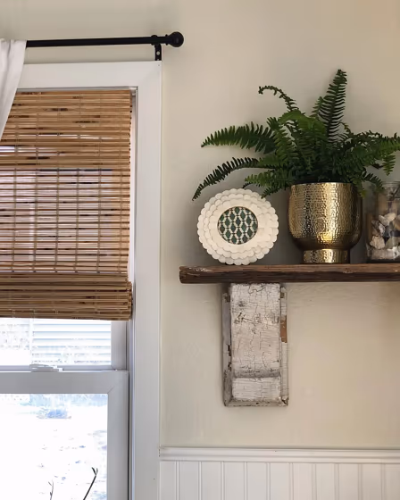 Benjamin Moore OC-42 wall paint