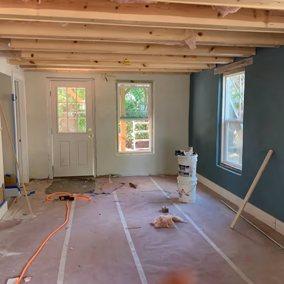 Benjamin Moore OC-42 wall paint