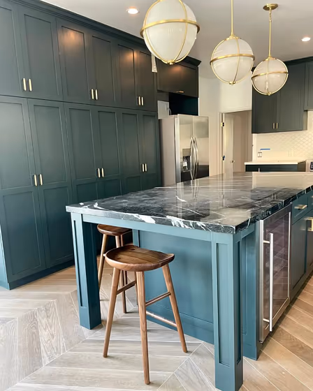 2050-10 Kitchen Cabinets