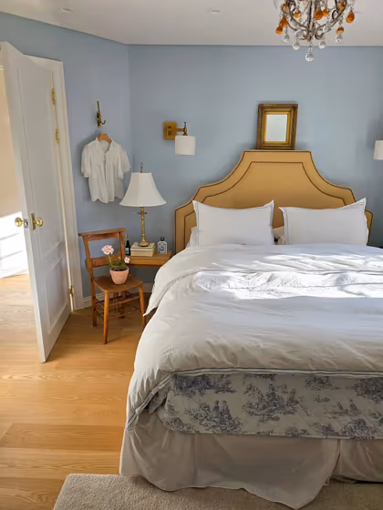 Benjamin Moore Silvery Blue bedroom 