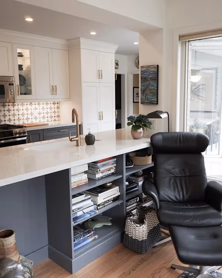 Benjamin Moore Smoke Gray kitchen cabinets color review