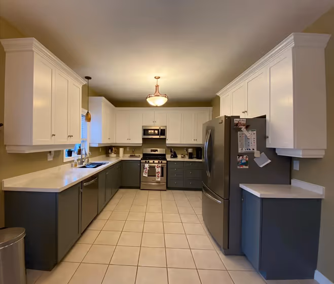 2124-20 Kitchen Cabinets