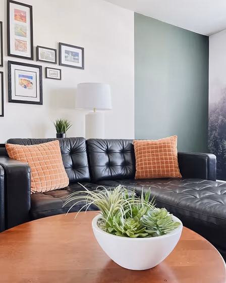 Vintage Vogue living room paint