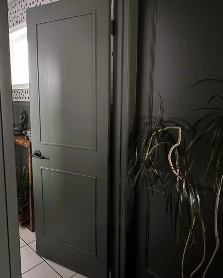 Vintage Vogue hallway color review