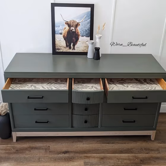 Vintage Vogue painted furniture color