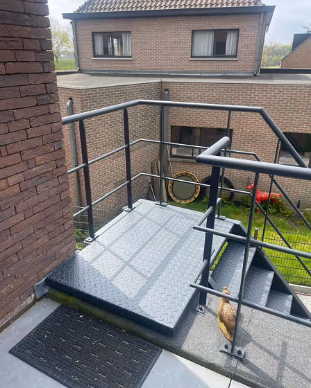 RAL Classic Black grey RAL 7021 stairs