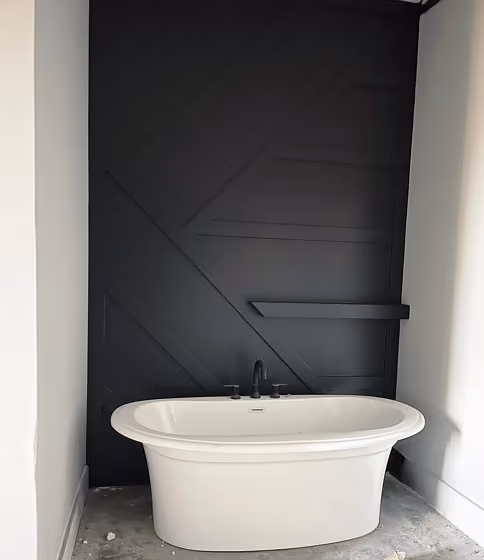 Sherwin Williams SW 6991 bathroom accent wall