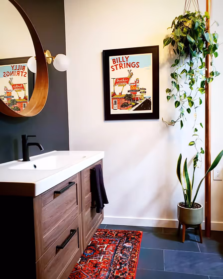 Sherwin Williams SW 6991 bathroom photo