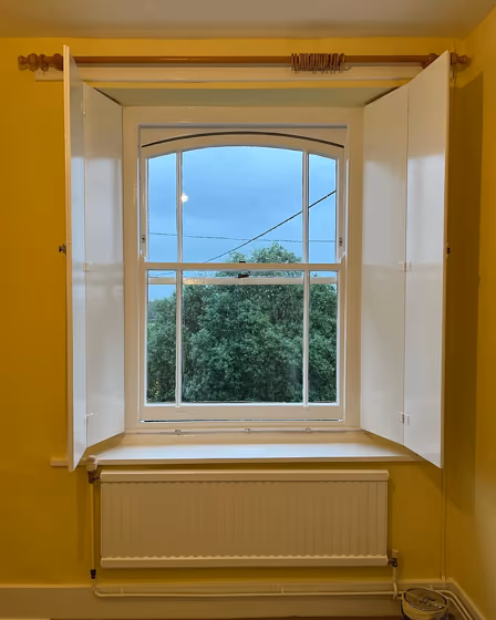 Dulux Buttercup Fool 5 wall paint