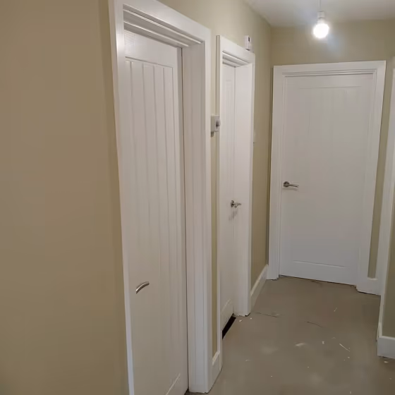 Dulux Calming Camomile hallway review