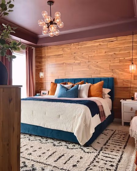 SW Carnelian bedroom paint