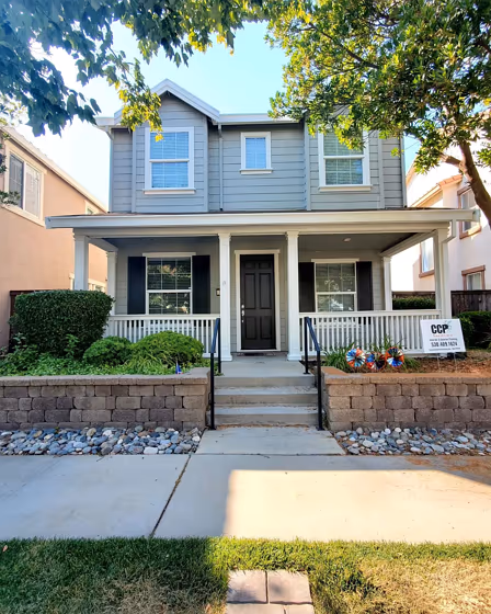 Chatroom House Exterior