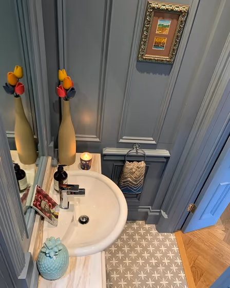 Dulux Denim Drift bathroom interior idea