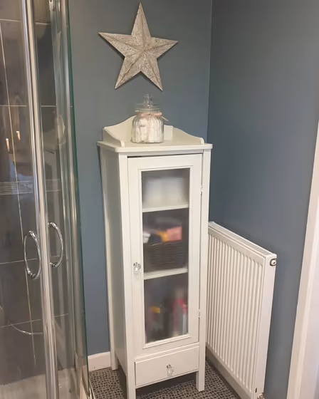 Dulux Denim Drift bathroom interior