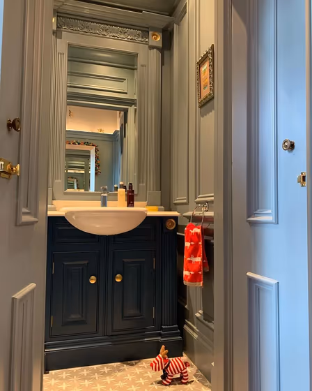 Dulux Denim Drift bathroom color review