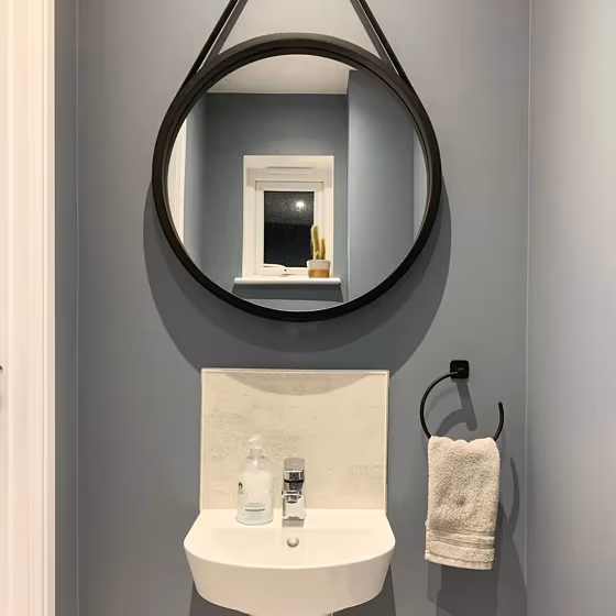 Dulux Denim Drift bathroom interior