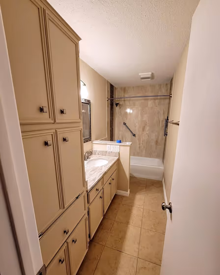 SW 7524 bathroom vanity paint