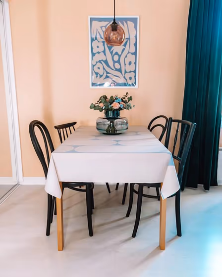 Peach dining room walls Tikkurila H405 Doll