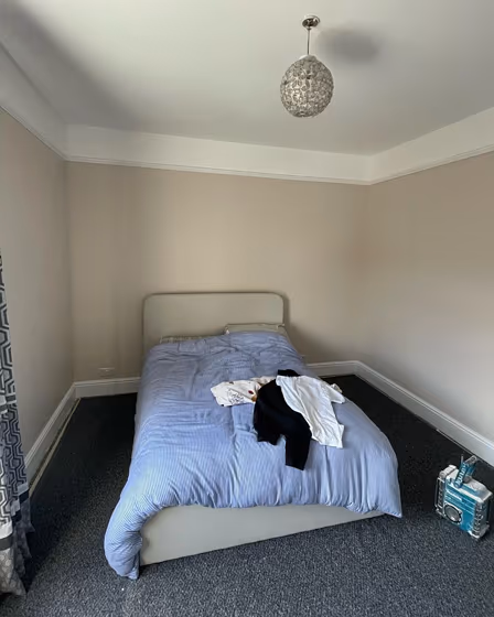Dulux Natural Hessian bedroom