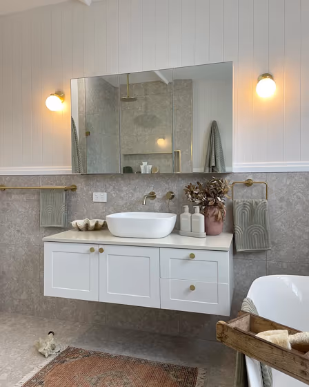 Dulux 50YY 83/029 bathroom interior