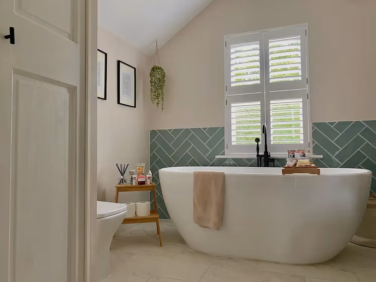 Dulux Nutmeg White bathroom paint review