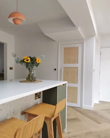 White color Dulux Rock Salt 50BG 83/009 review