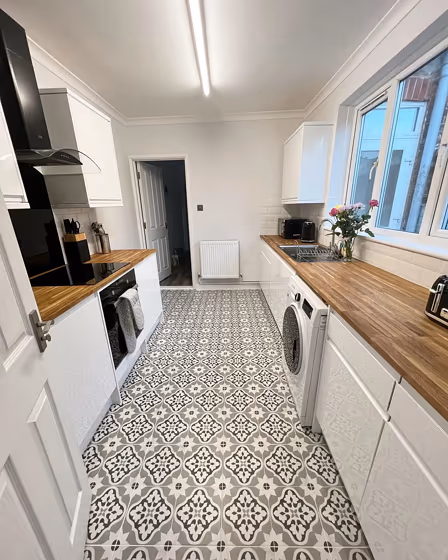 Dulux Rock Salt 50BG 83/009 kitchen