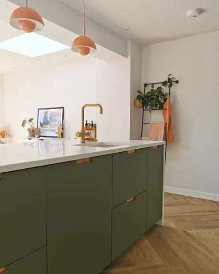 White kitchen interior Dulux 50BG 83/009 review