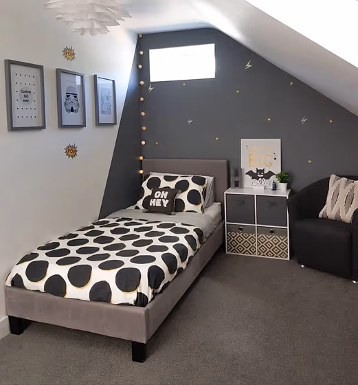 Grey kids room accent wall Dulux 00NN 25/000