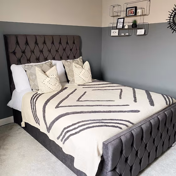 Bedroom block paint Dulux Urban Obsession review