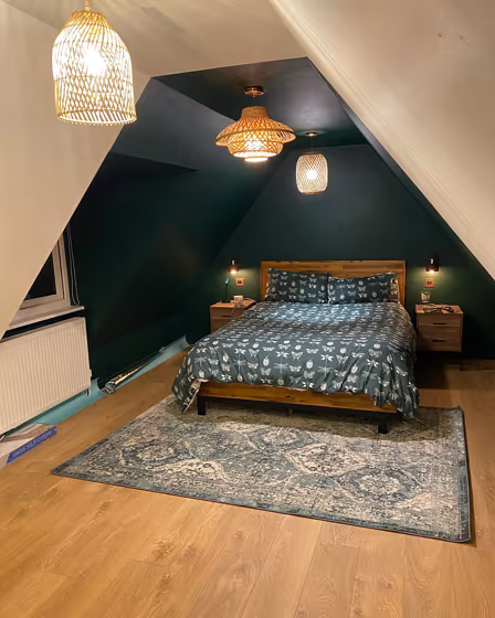 88GY 08/134 bedroom paint review