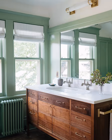 Breakfast Room Green bathroom