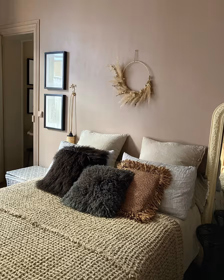 Farrow and Ball Dead Salmon boho bedroom paint review