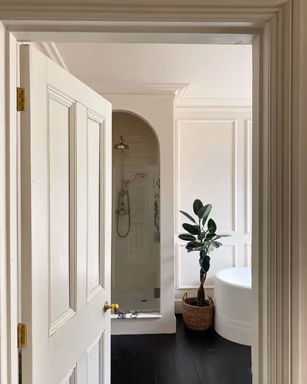 Farrow and Ball Dimity bathroom photo