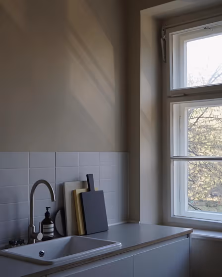 Farrow and Ball Joa's White kitchen interior