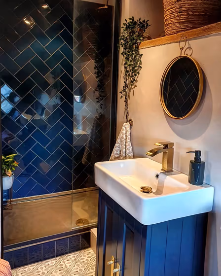 Farrow and Ball Peignoir bathroom interior