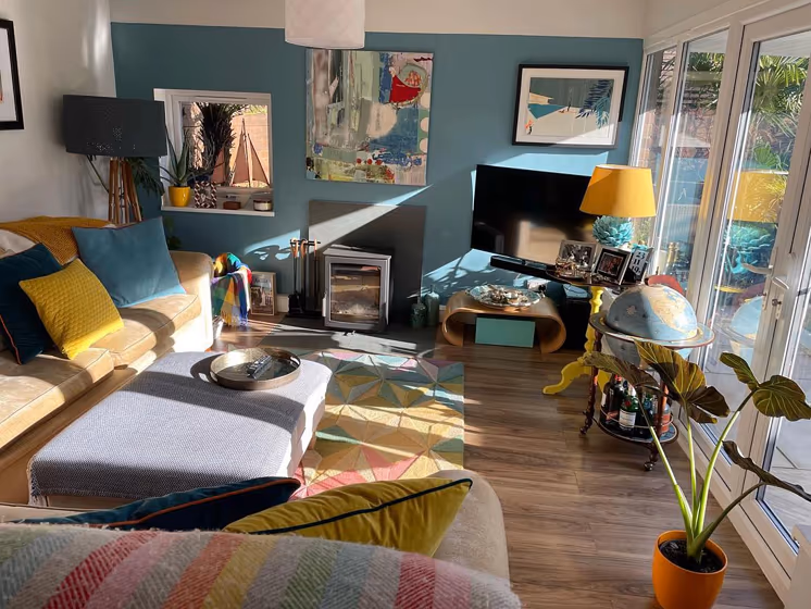 Farrow and Ball Stone Blue 86 accent wall