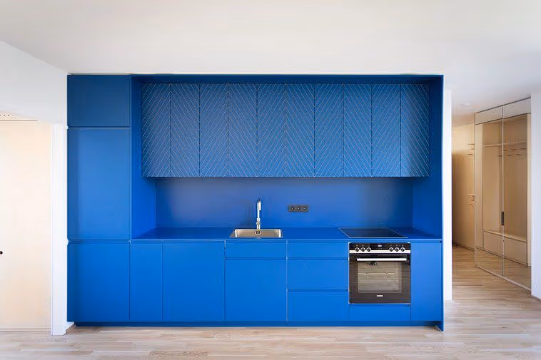 RAL Classic Gentian blue RAL 5010 review