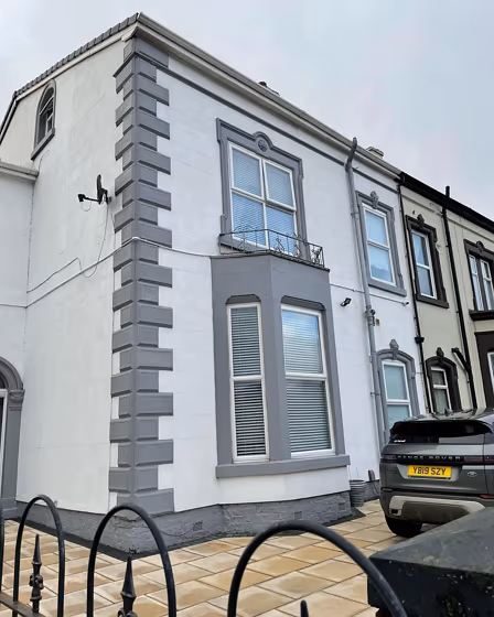 Dulux Goosewing exterior paint